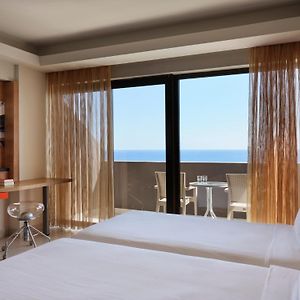 Double or Twin Room Premium Front Sea View